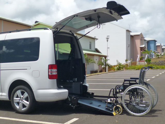 Grière Transport Taxi Guadeloupe véhicule équipé TPMR pour transport de passagers en fauteuil roulant